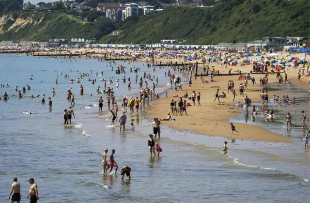 Current Weather Conditions in Bournemouth: What to Expect