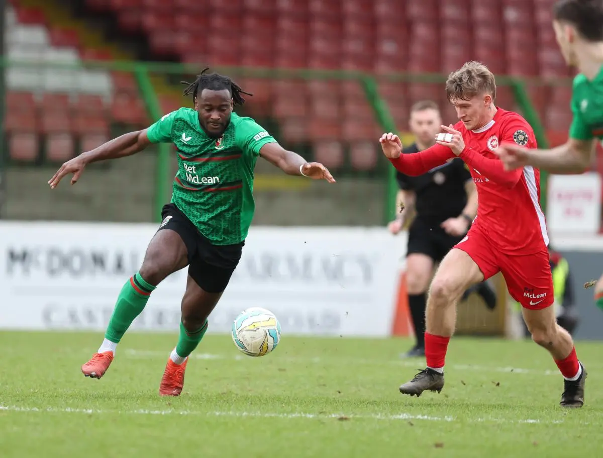 Glentoran F.C. vs Larne: A Thrilling Encounter in Northern Ireland