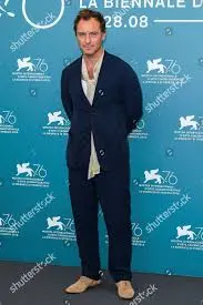 The Career and Impact of Jude Law in Film and Theatre