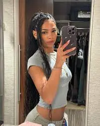 Unveiling Kayla Nicole: A Prominent Social Media Influencer