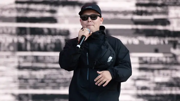 Kneecap Rapper: Revolutionising Irish Hip-Hop