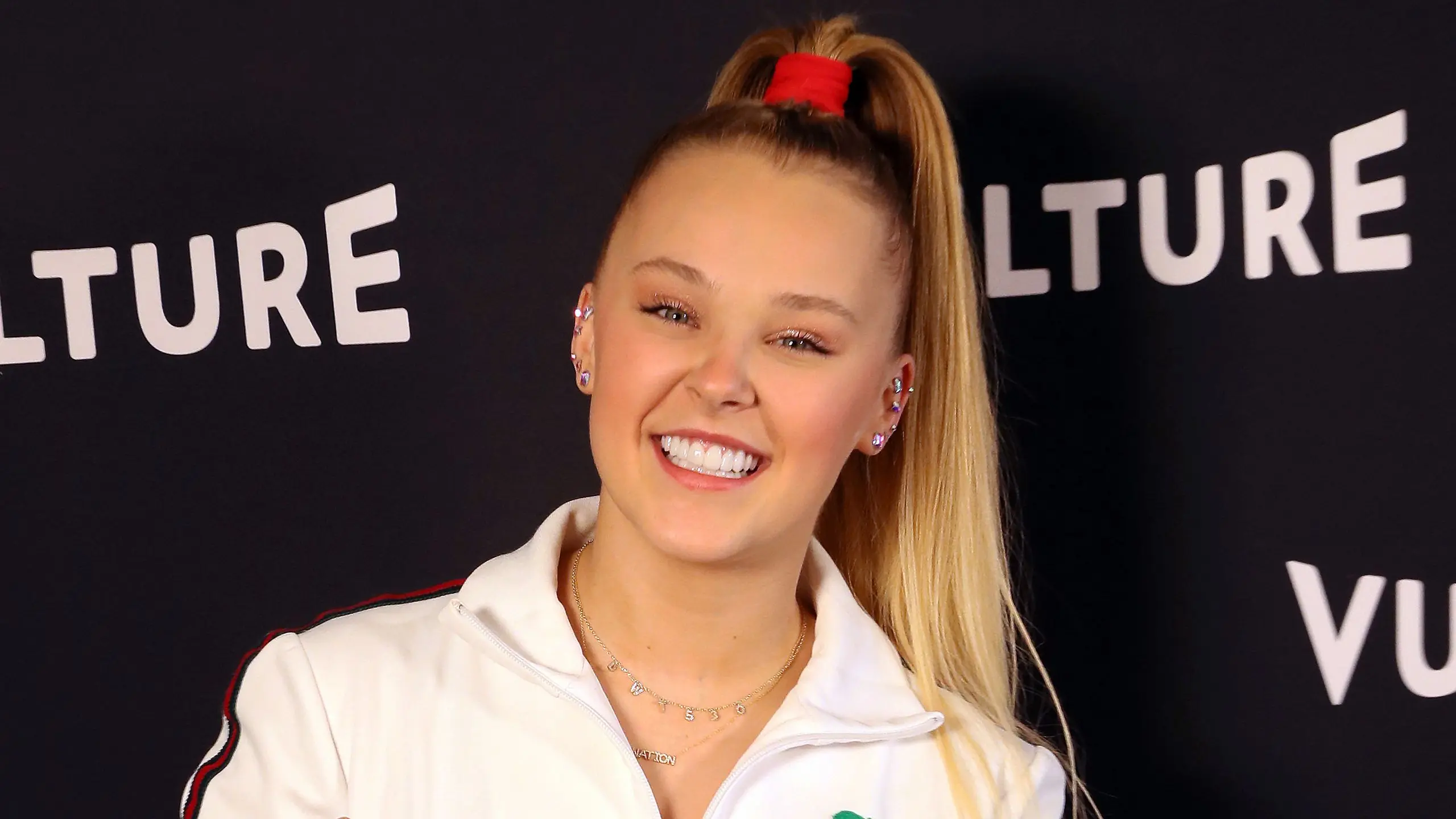 JoJo Siwa: The Multifaceted Entertainer Making Waves