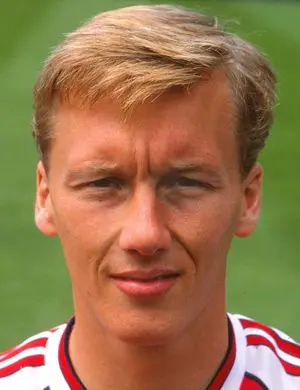 The Legacy of Lee Dixon: A Journey Through His Career