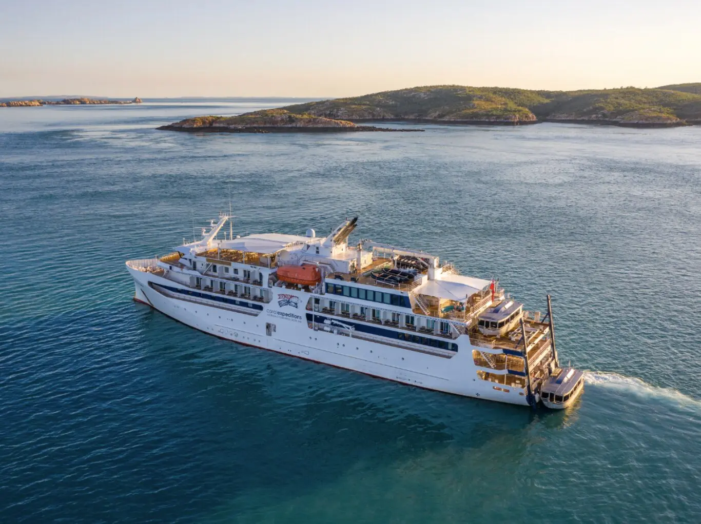 Tragic Incident Aboard Cruise Ship at Lizard Island