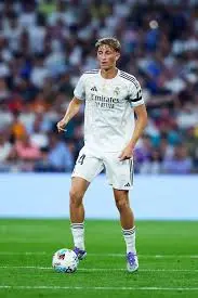 Dean Huijsen: Rising Star in the World of Football