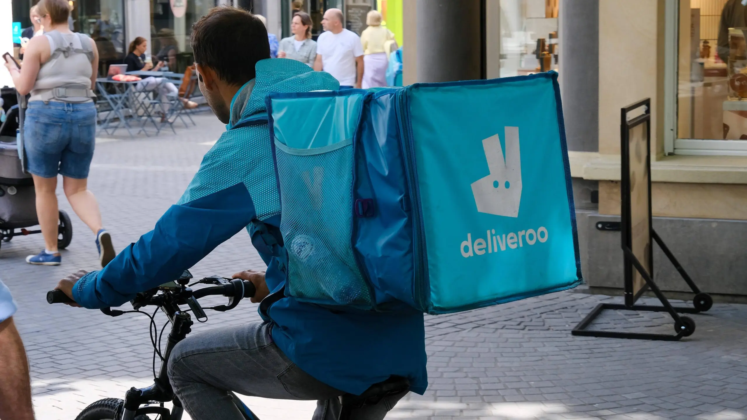 Deliveroo: A Leader in Food Delivery Services