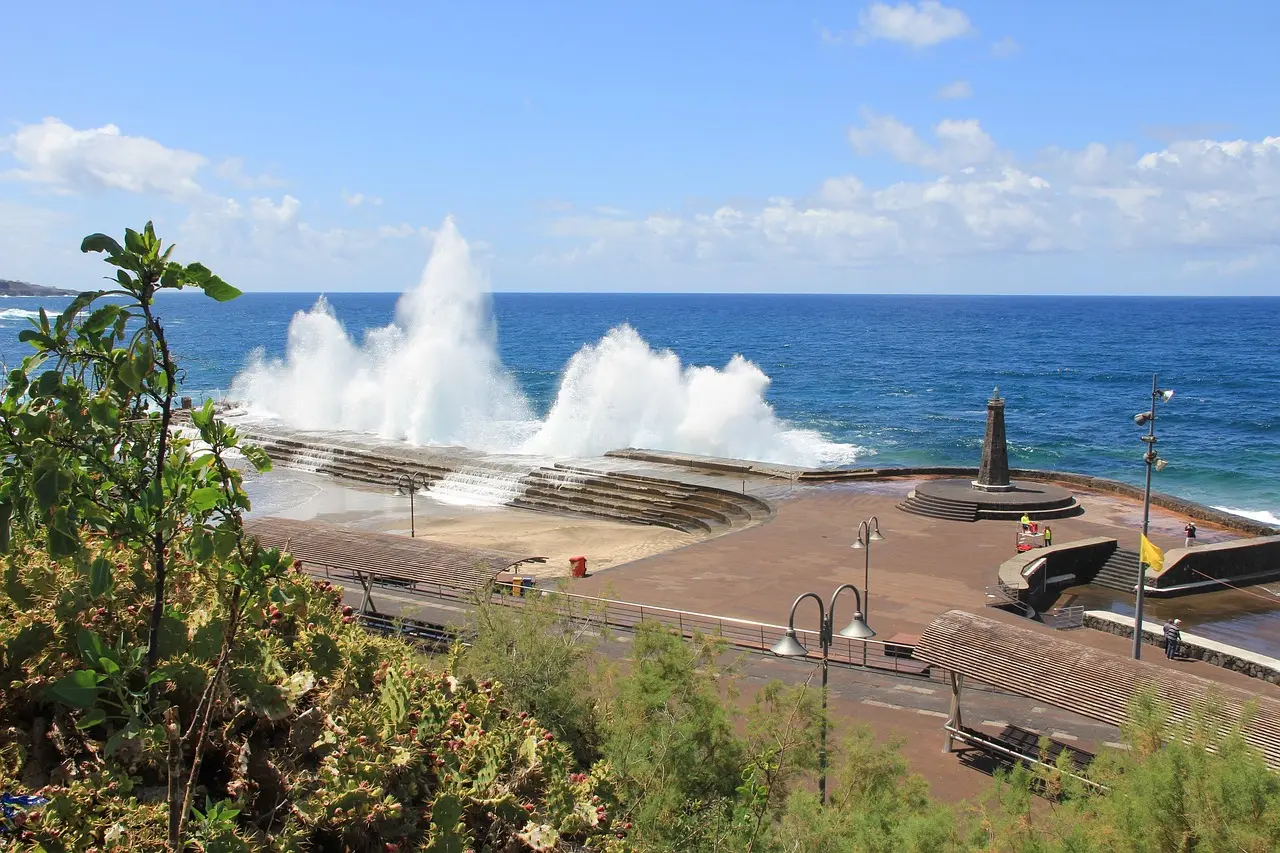 Exploring the Tenerife Wave Pool: A Surfing Paradise
