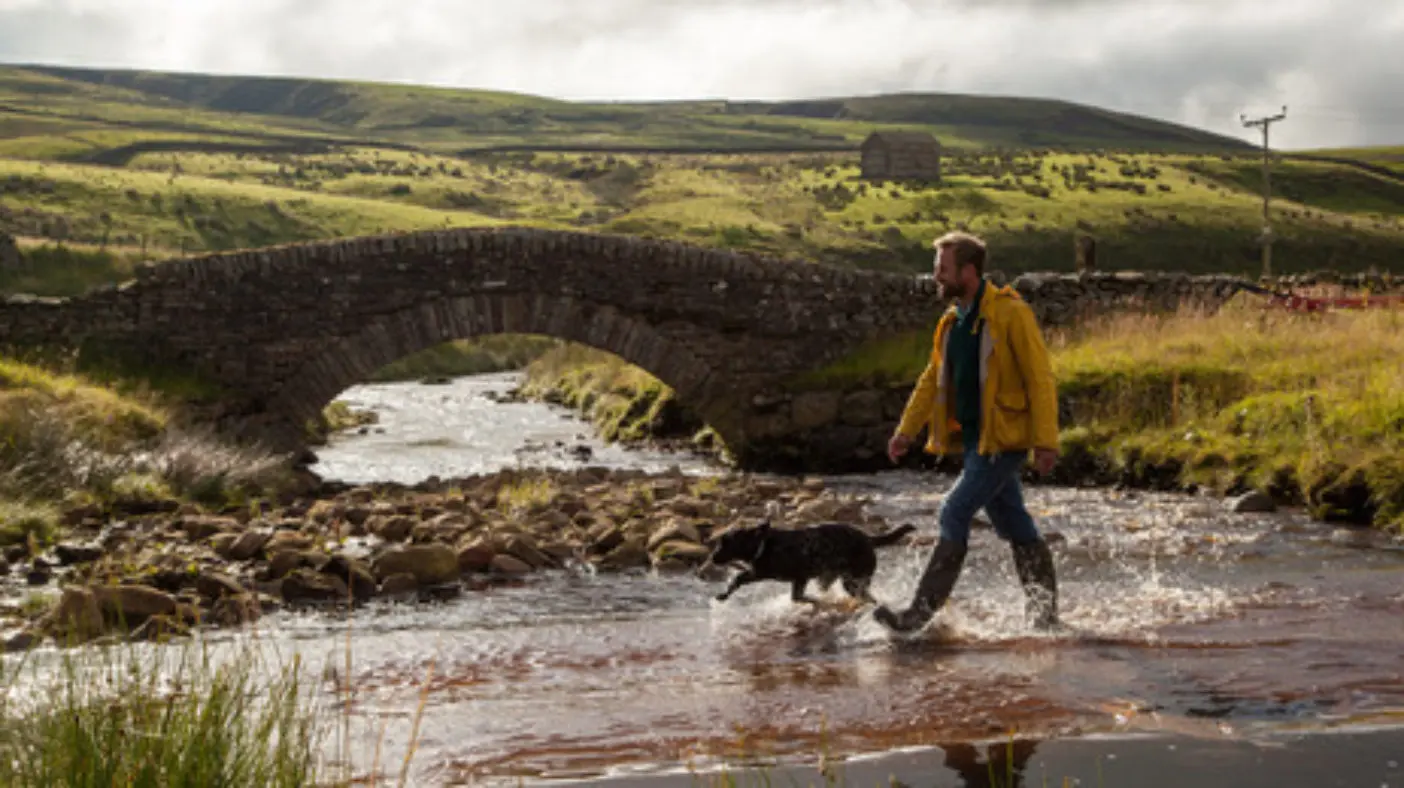 Exploring Ben Fogle: New Lives in the Wild