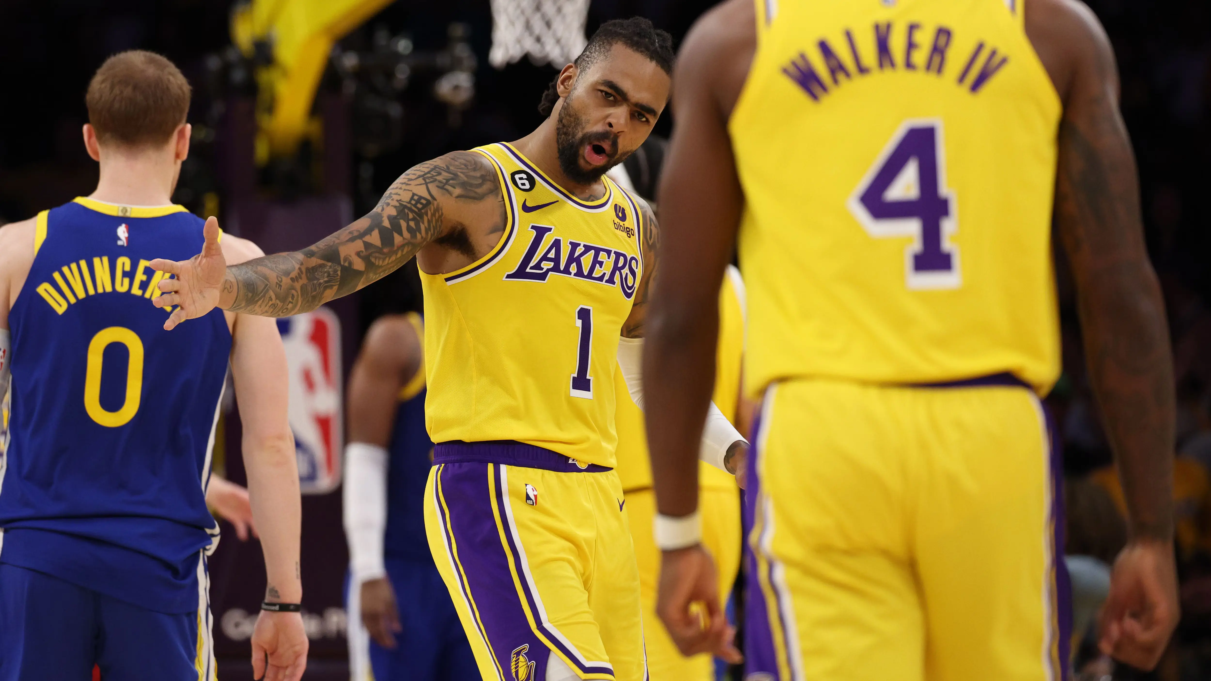 The Lakers vs Mavericks: A Battle of Basketball Titans