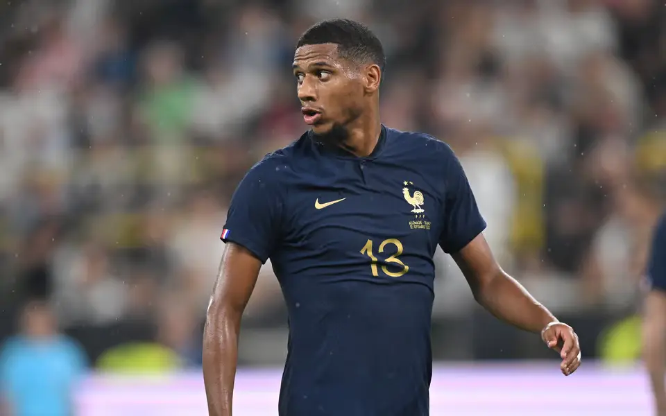 Lloyd Kelly: A Rising Star in the World of Football