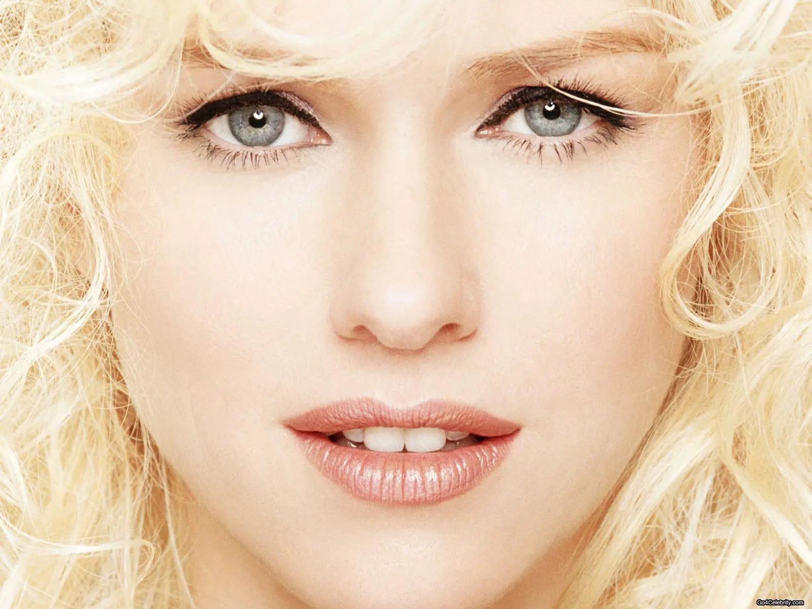 Naomi Watts: An Icon in Film and Philanthropy