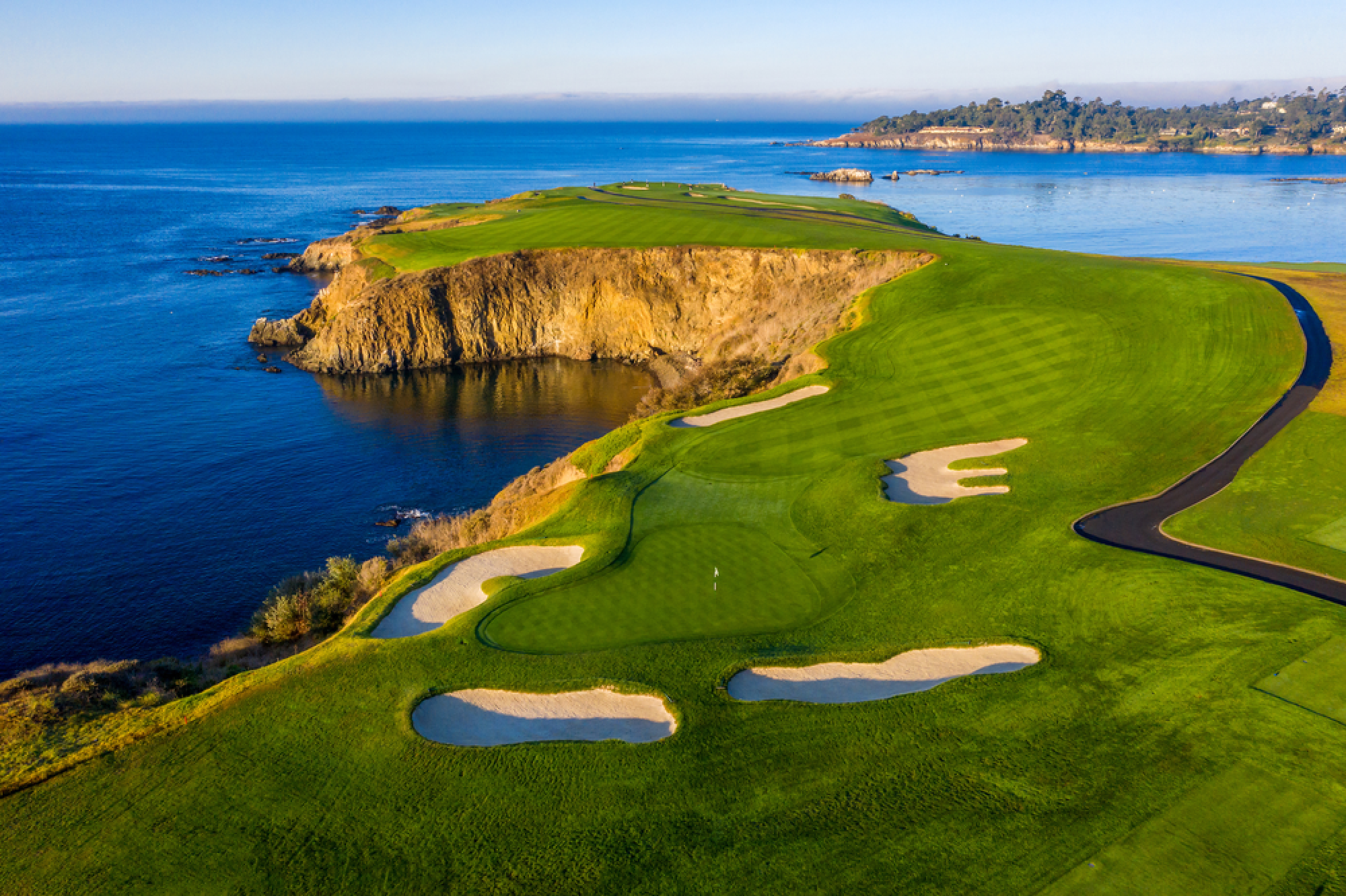 Exploring the Beauty and History of Pebble Beach