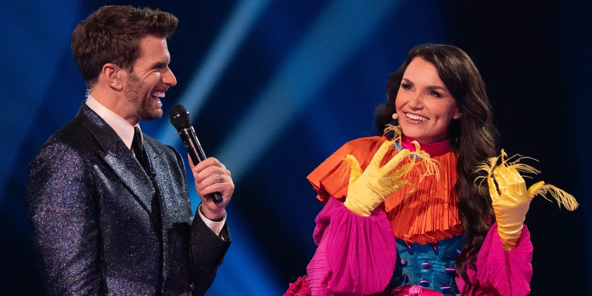 Samantha Barks Shines on The Masked Singer