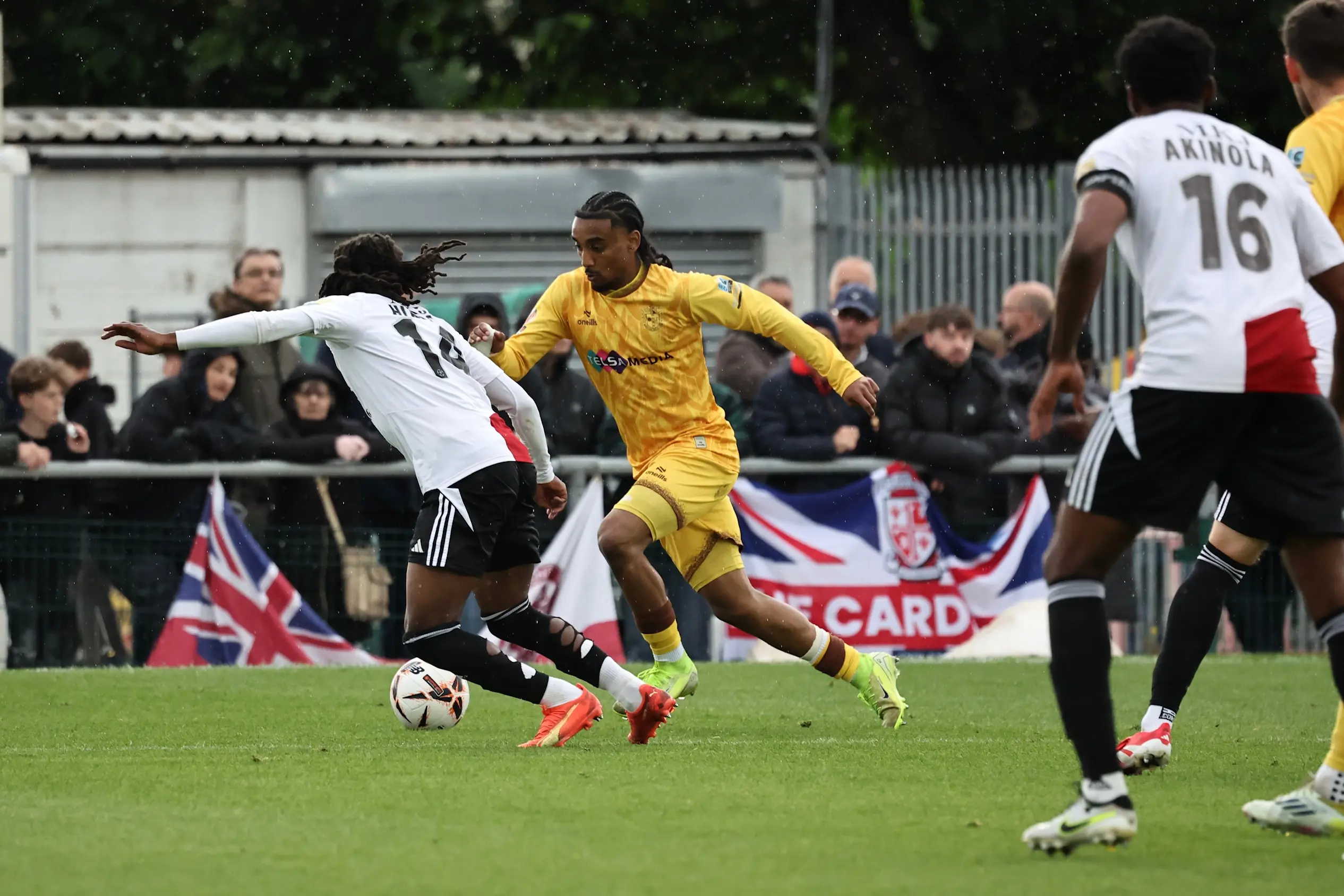 Sutton United vs Woking: A Riveting Showdown