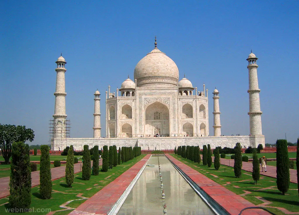 Exploring the Majestic Taj Mahal