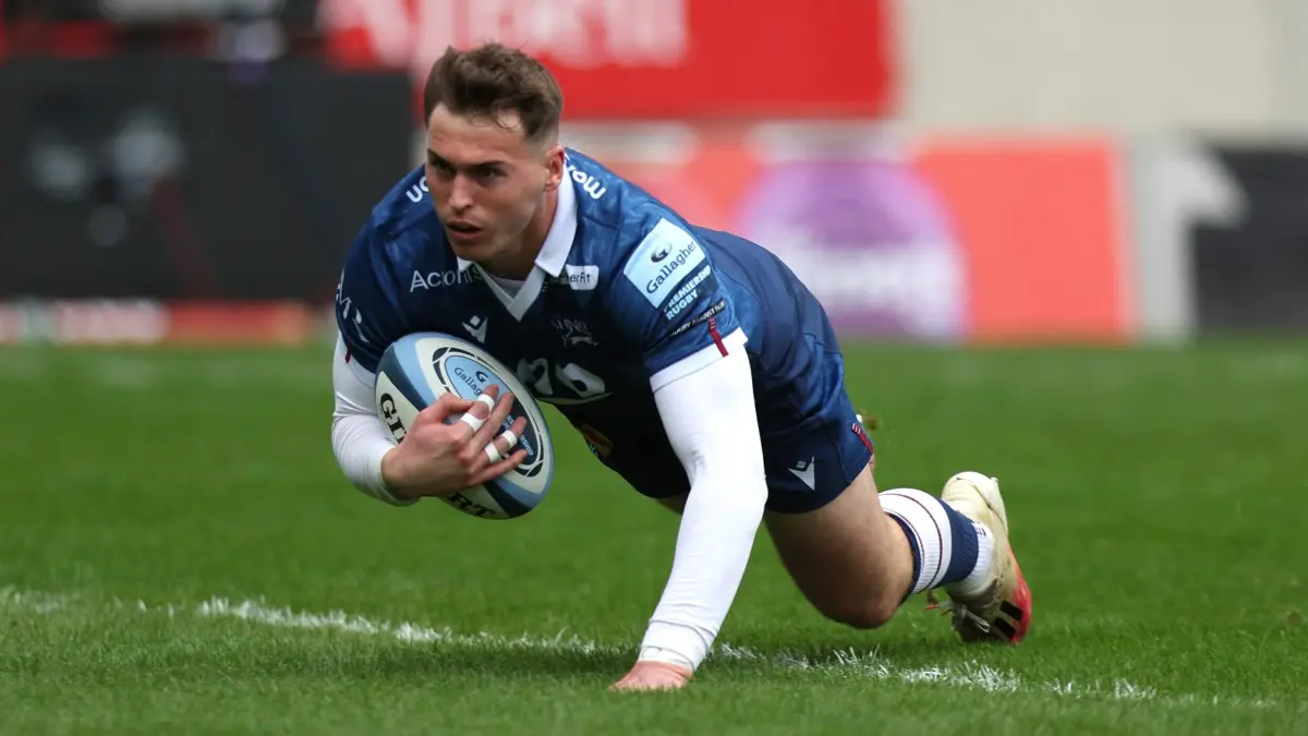 The Emergence of Tom Roebuck in Professional Rugby