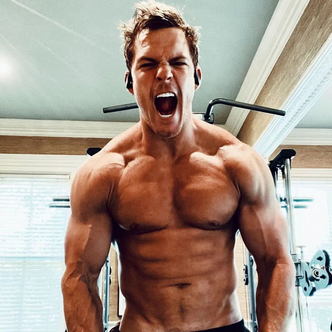 Alan ritchson: What Happened to  in Tennessee?