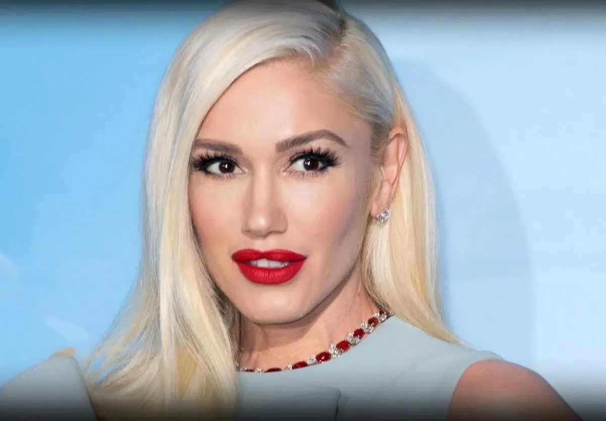 Gwen stefani welcomes third son Apollo at age 44