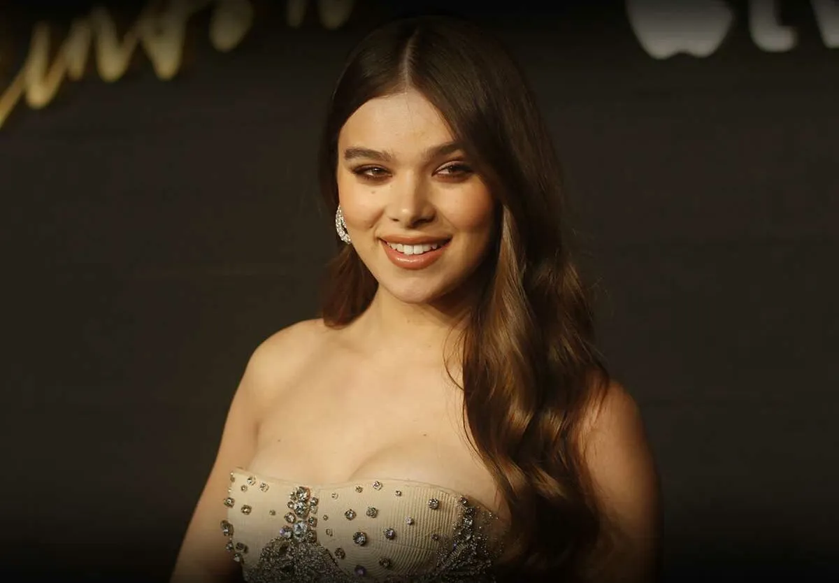 Hailee Steinfeld Shines at the Oscars Amid Personal Milestones