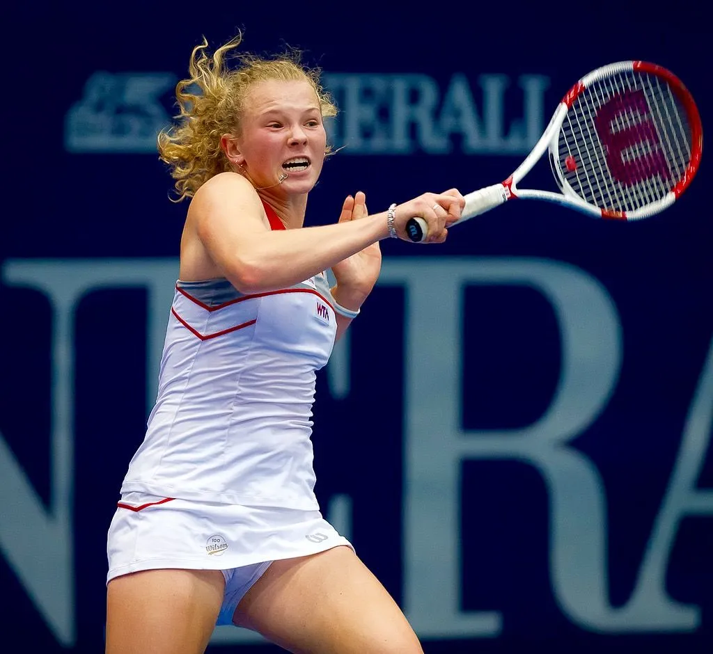 Kateřina siniaková: Katerina Siniaková Triumphs Over Mirra Andreeva at Indian Wells