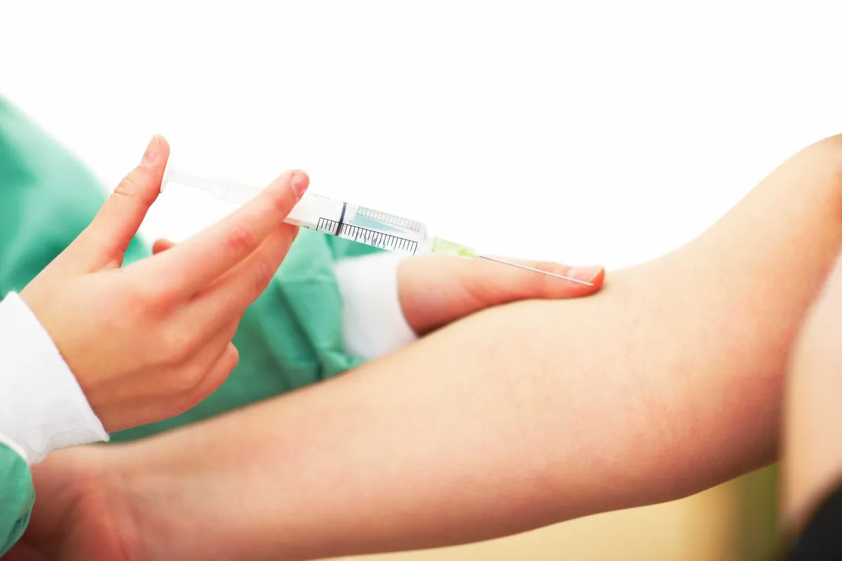 Meningite angleterre: What is the meningitis outbreak in England?