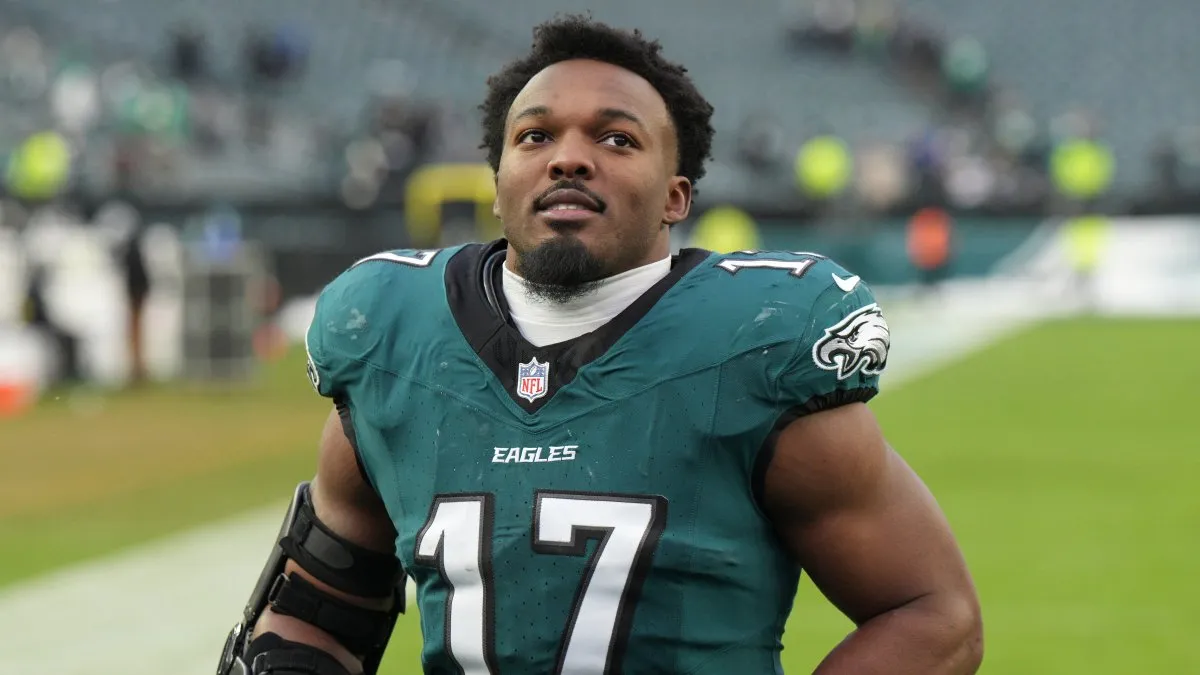 Nakobe dean signs with raiders for $36 million