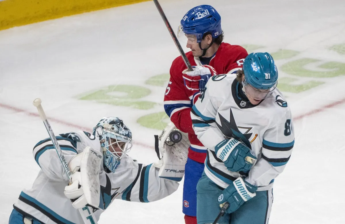 Noah Dobson Shines Despite Canadiens’ Loss to Sharks