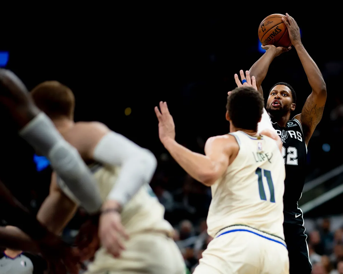Spurs vs bucks: What to Expect in the  Matchup?