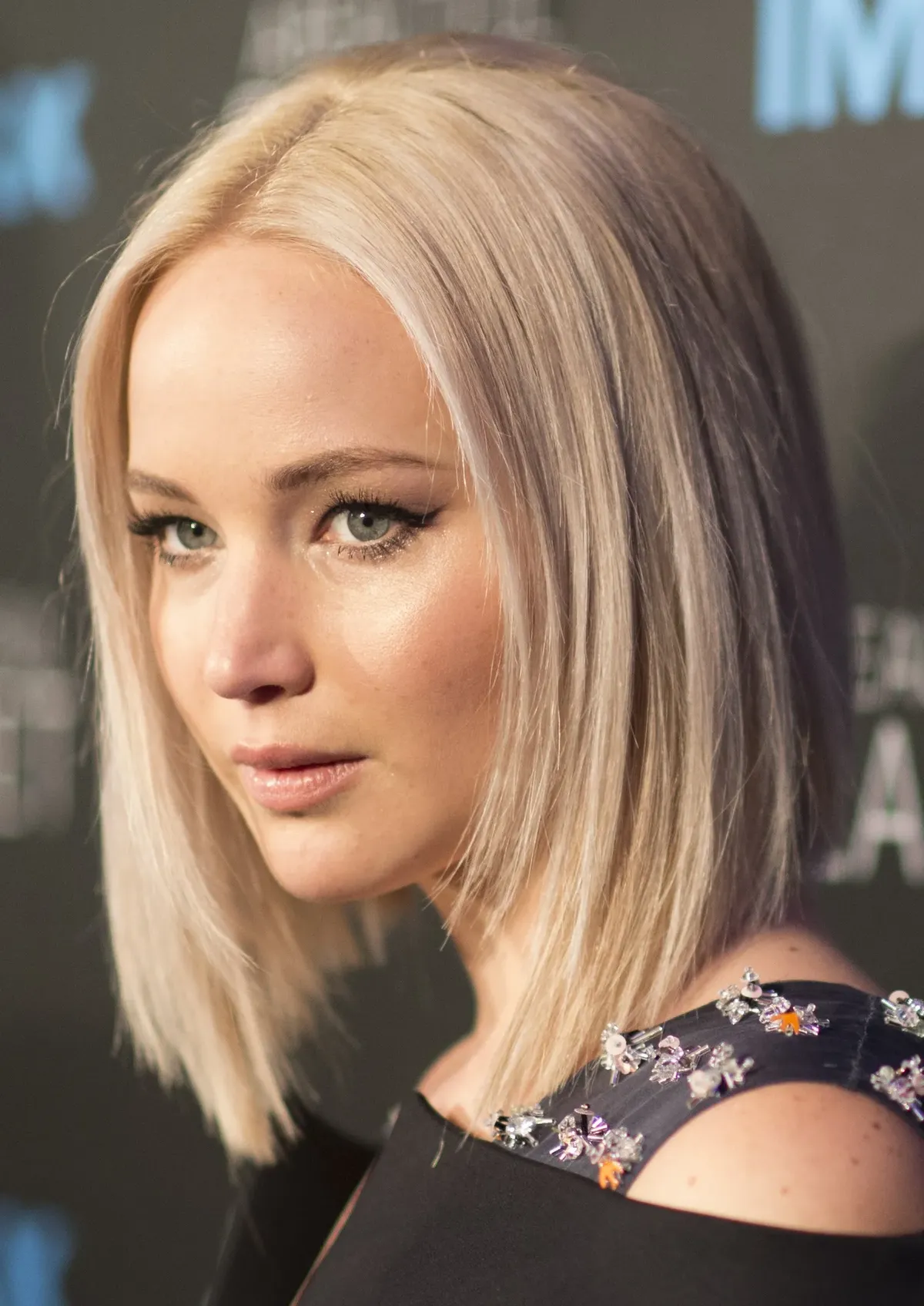 Jennifer lawrence: What Impact Did ‘s Sheer Gown Have at the ‘mother!’ Premiere?