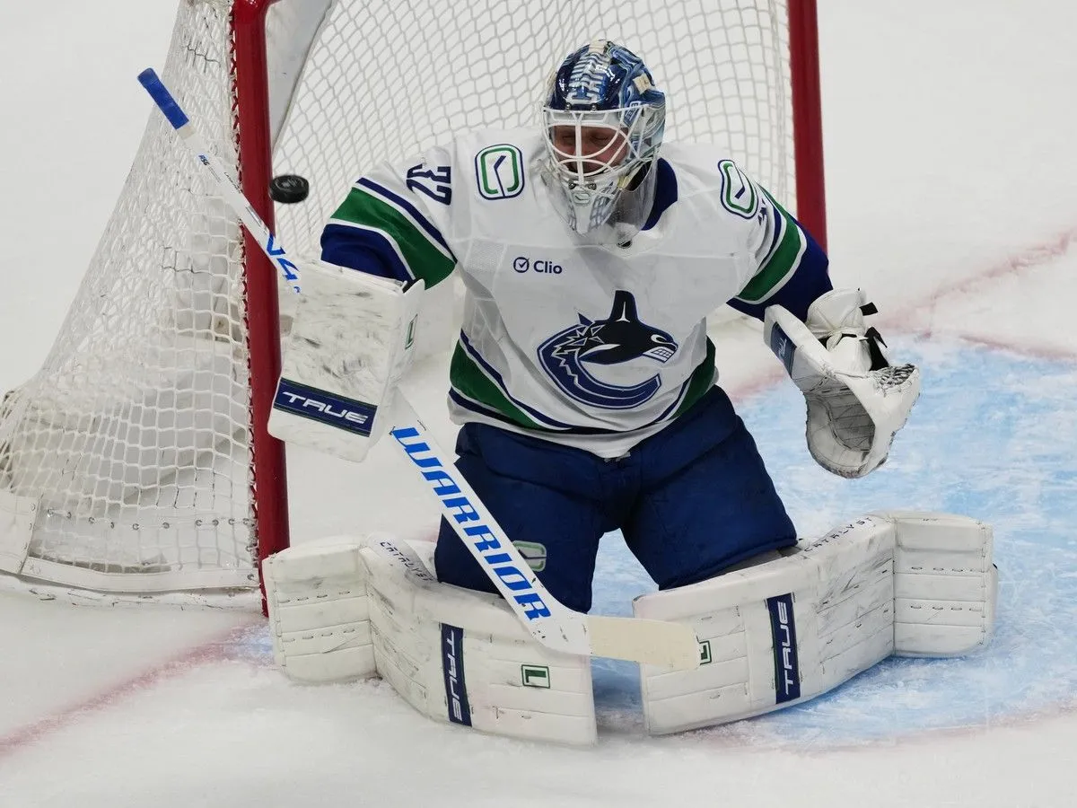 Mammoth vs canucks: What Happened in the  Match?