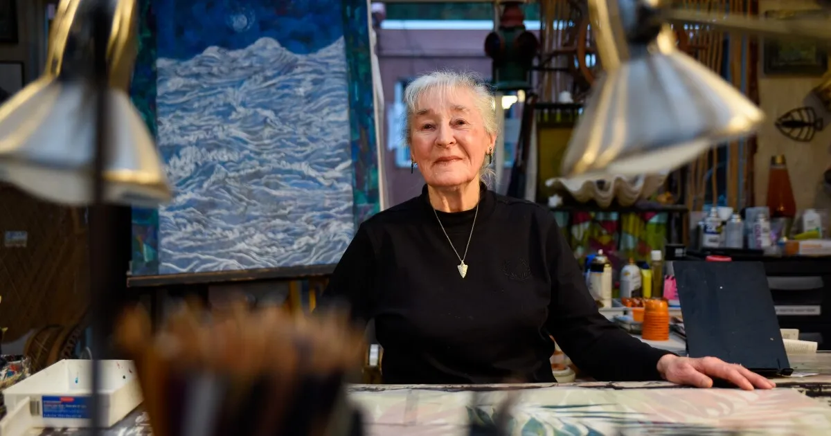 Patron: How is d’Elaine Johnson a  of the Arts at Edmonds College?