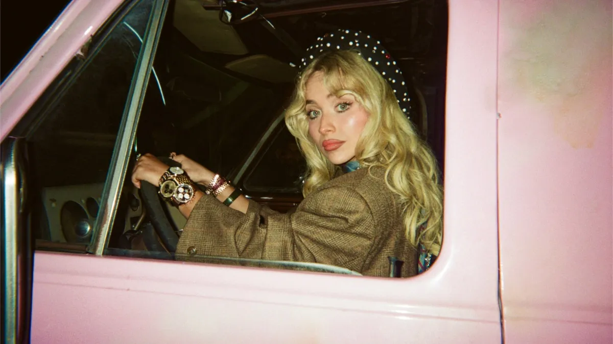Sabrina carpenter house tour music video: What to Expect from Sabrina Carpenter’s House Tour Music Video?